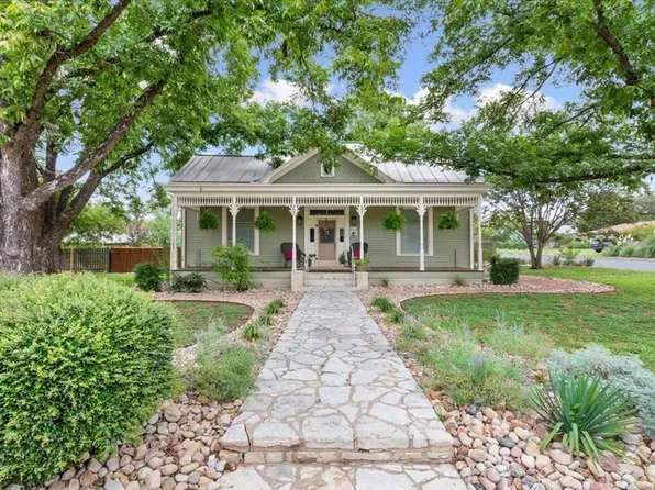 312 E College St, Fredericksburg, TX 78624
