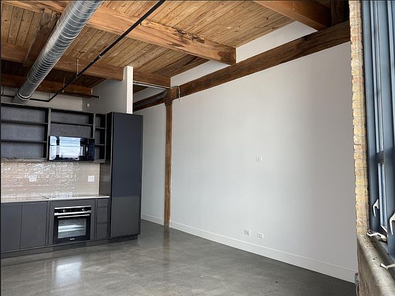 3rd image of 2078 N Southport Ave #302
