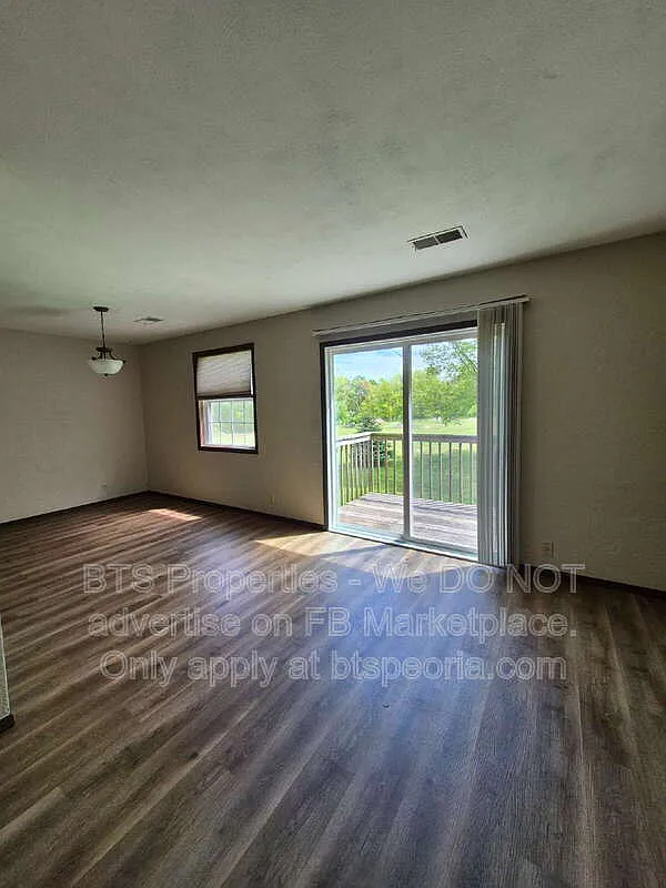 2 bed, 2.0 bath, 1200 sqft, $1,100 — Photo 4