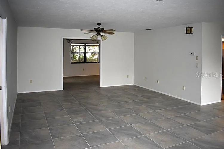 147 Hourglass Dr — Photo 16