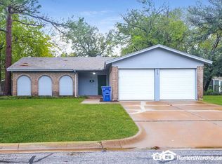 220 Lester St, Burleson, TX 76028