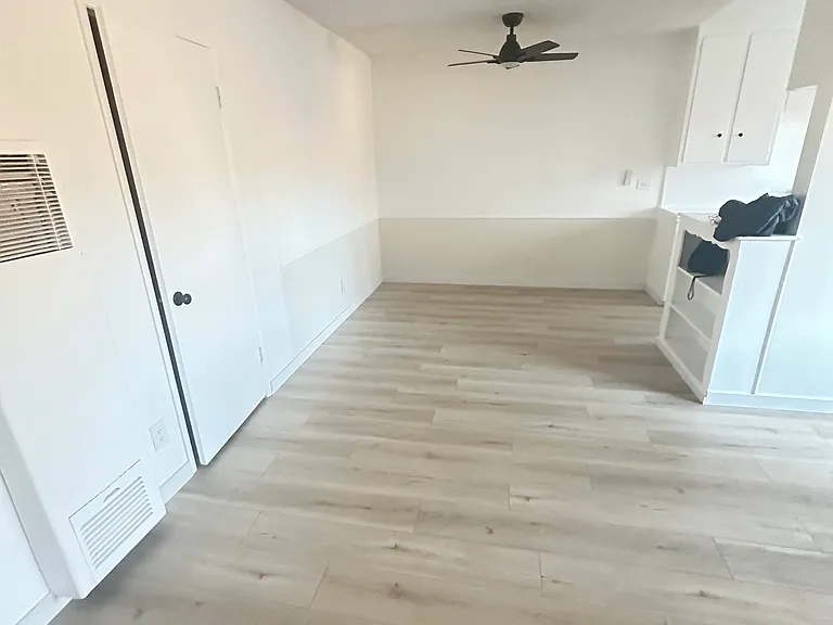 8024 Owensmouth Ave #7 — Photo 6