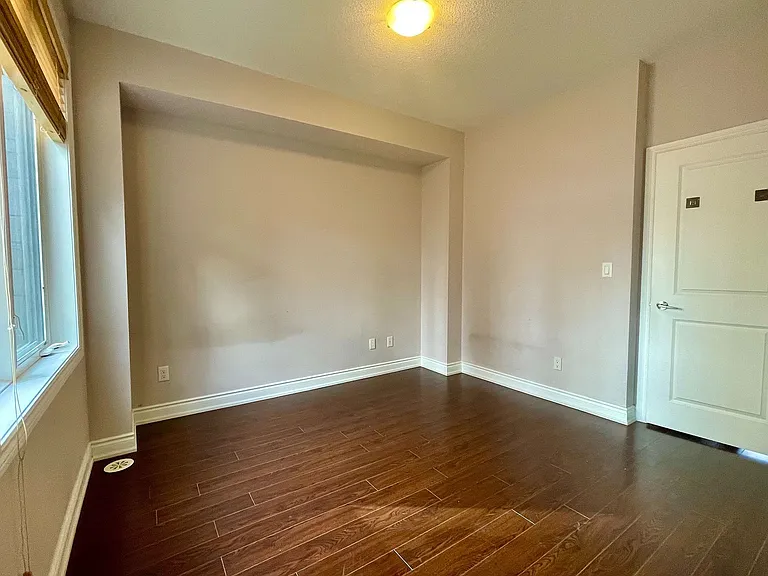 241 S Park Rd — Photo 4