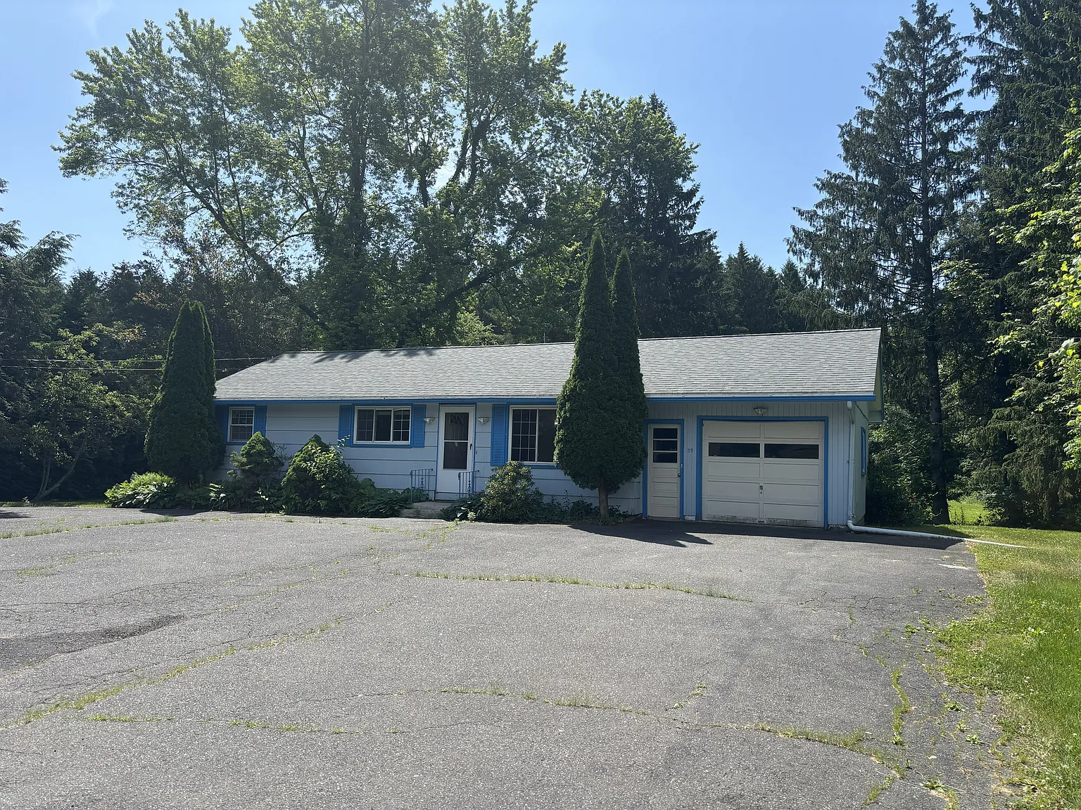 4 bed, 1440 sqft, $3,200 — Photo 3