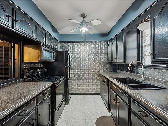 3rd image of 11419 N May Ave APT D