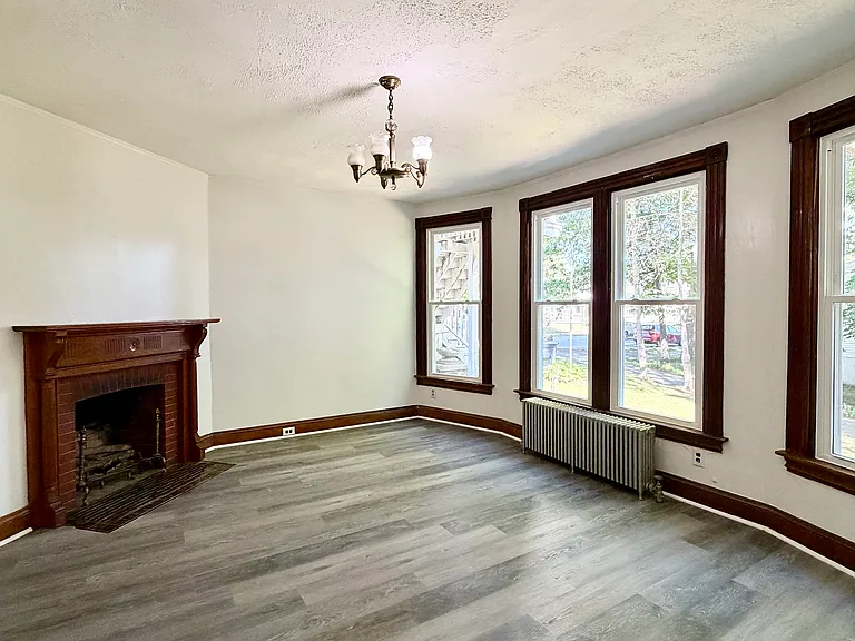 133 Maple St #B — Photo 10