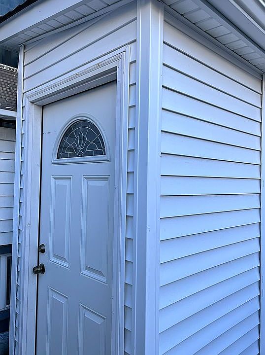 2nd image of 302 47th St