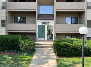 1620 Cedarwood Dr APT 229, Westlake, OH 44145
