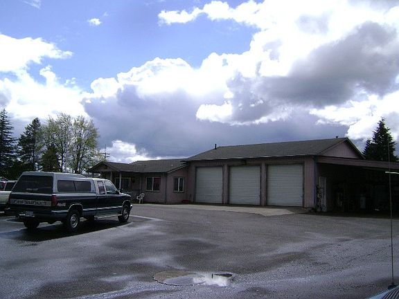 3rd image of 1421 Kresky Ave