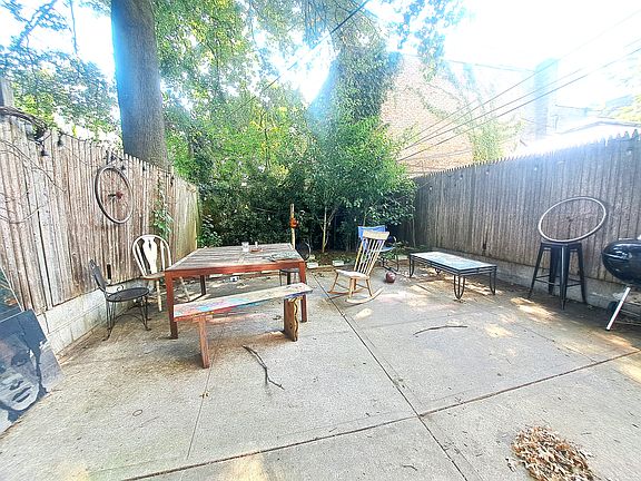 5th image of 251 Patchen Ave #1E