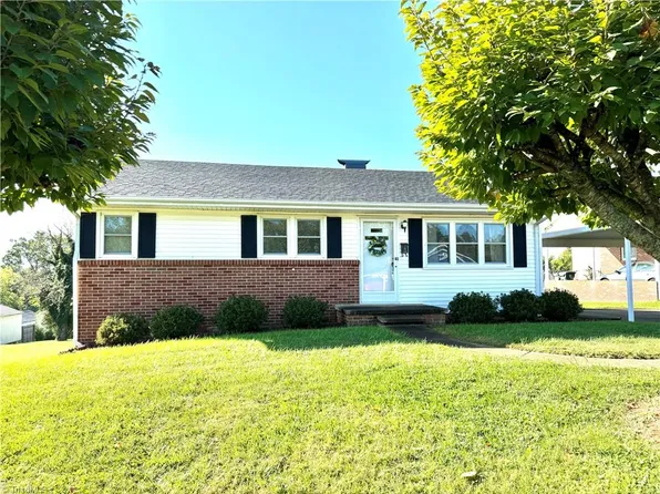 142 E Highland Ave, Elkin, NC 28621