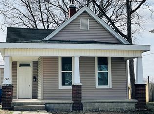 122 Chestnut St, Mount Carmel, IL 62863