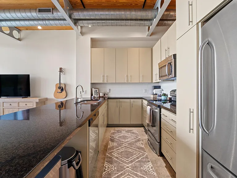 1401 Eva St #402 — Photo 9