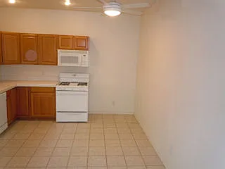 1907 Girard Blvd NE — Photo 6