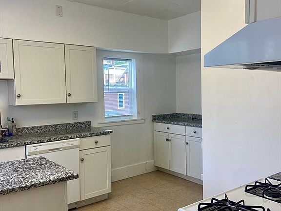 4th image of 7 Stickney Ave