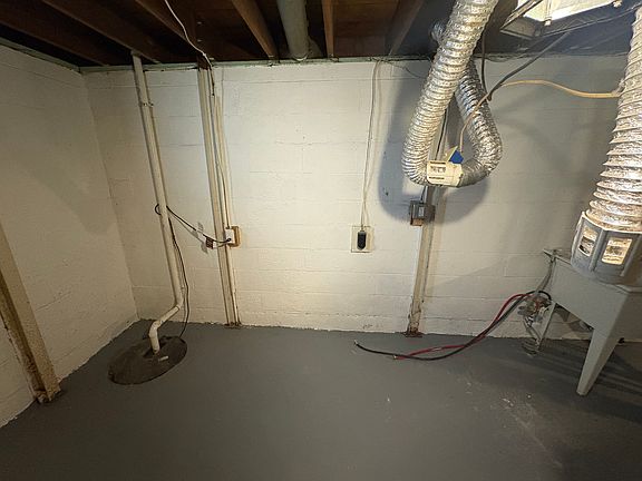 2nd image of 2324 W Gilbert Ave