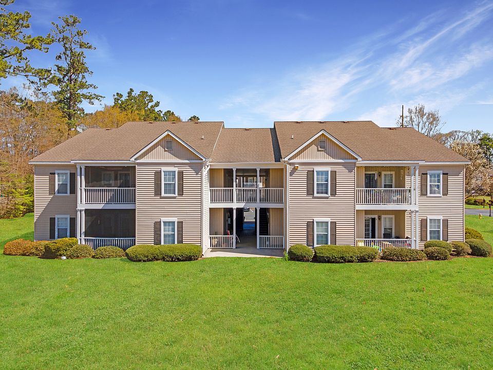 Residential building with private patio/balcony