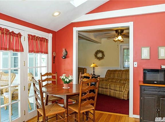 5th image of 41 Munson Ln