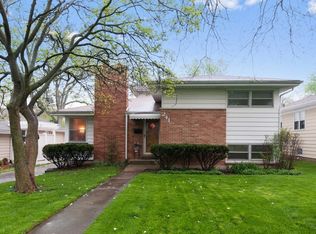 241 Bryant Ave, Glen Ellyn, IL