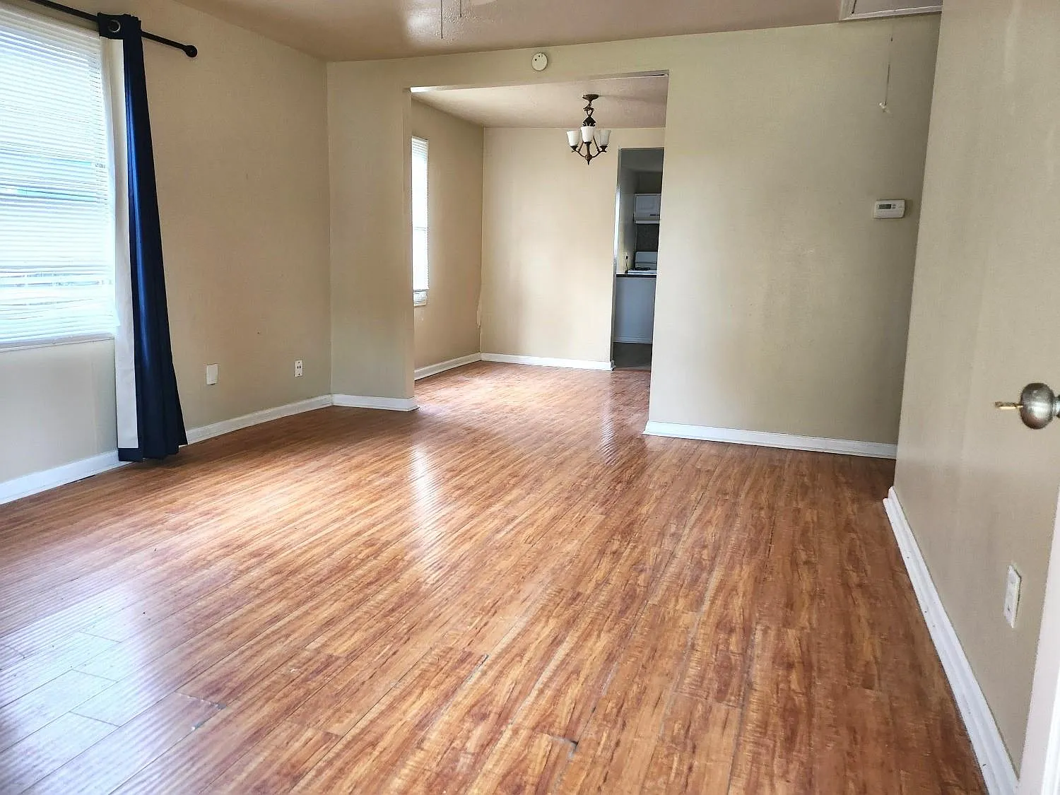 3 bed, 2.0 bath, 1064 sqft, $1,595 — Photo 3