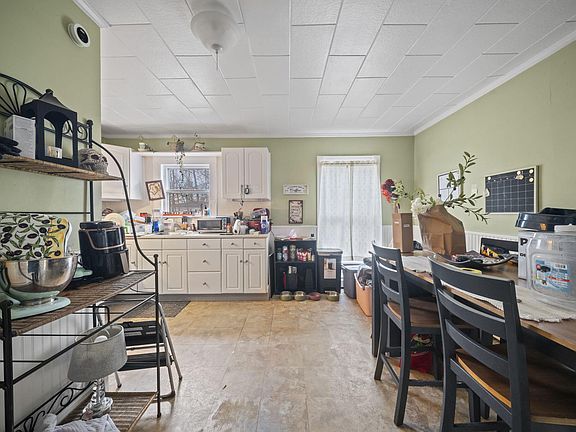 3rd image of 5 Cedar Court