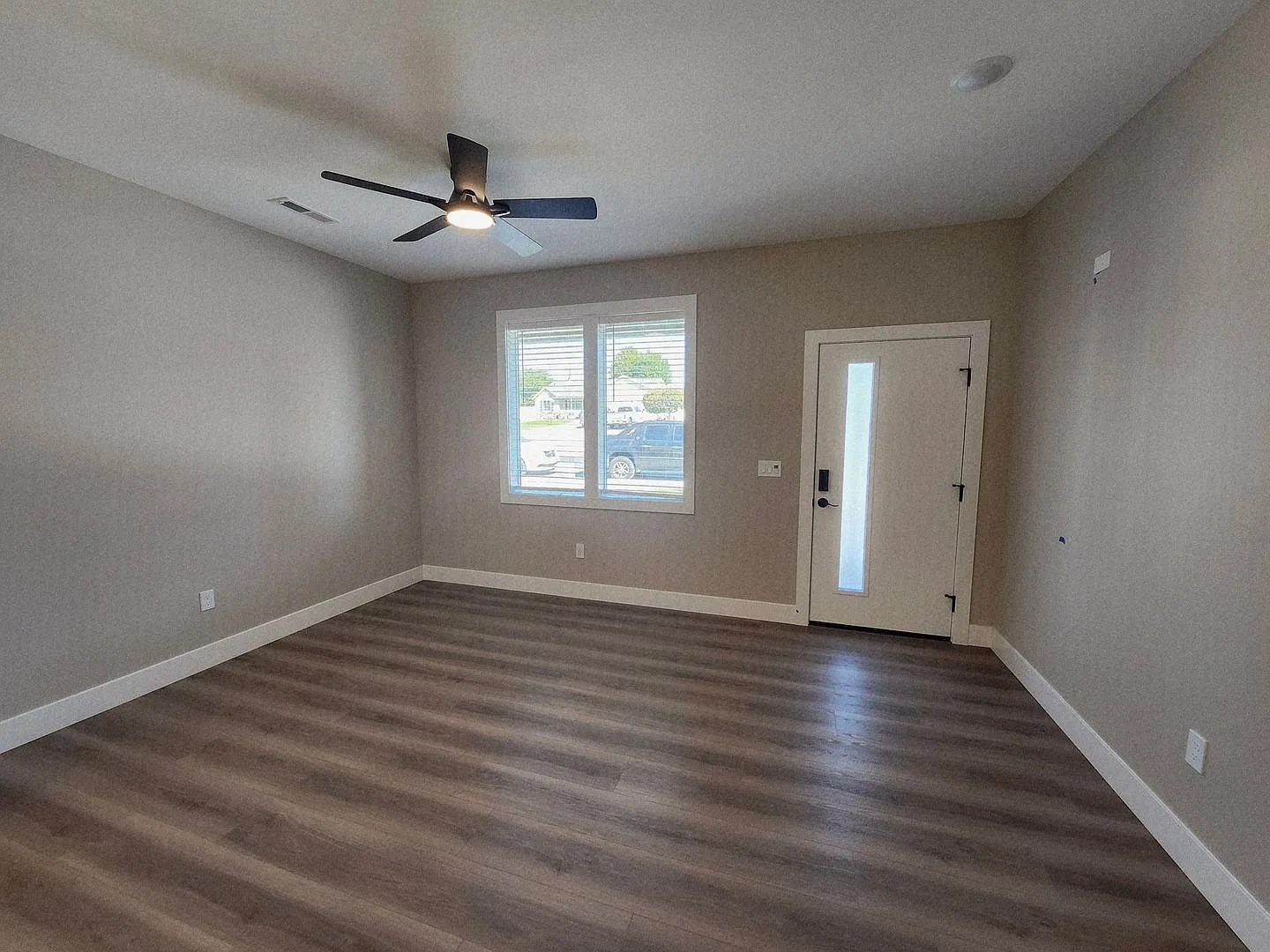 Gorgeous New Construction! W/Smart Home Technology, Washer & Dryer Included! — Photo 3