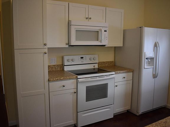5th image of 1064 White Ave