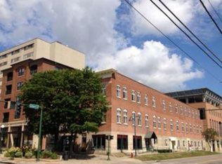 332 E Washington St APT 3, Iowa City, IA 52240