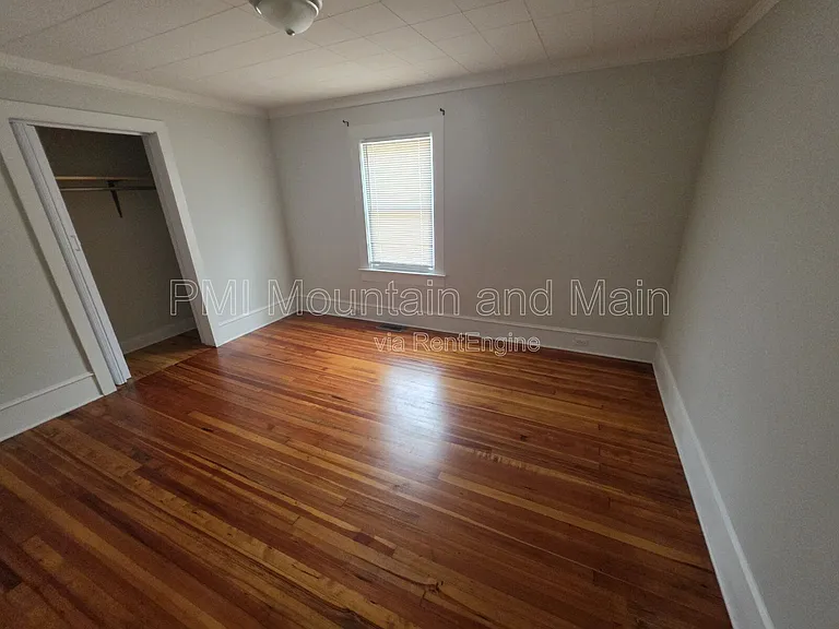 161 Logan Ave — Photo 36