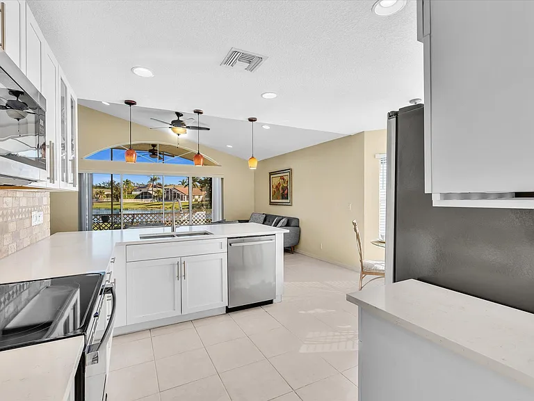 4194 Bluff Harbor Way — Photo 20
