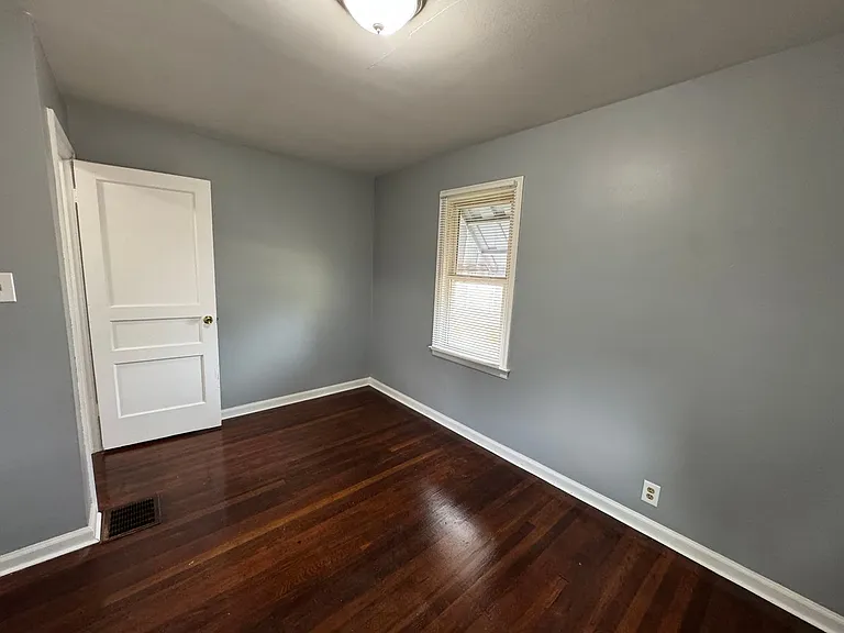 2342 E Legrande Ave — Photo 17