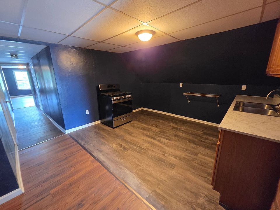 1st image of 923 Chestnut St APT 3