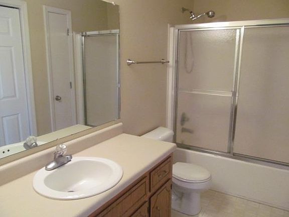 5th image of 402 Jack Miller Blvd APT H