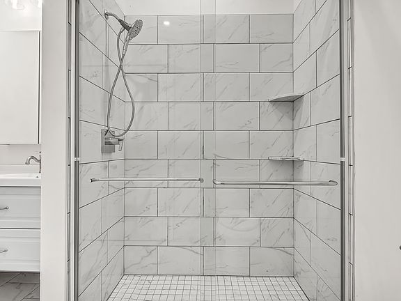 3rd image of 18-20 4th Ave #209