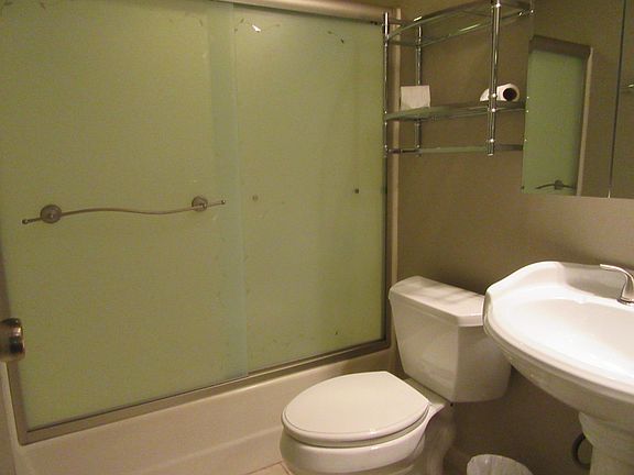 5th image of 5301 Waverly Dr Unit 119