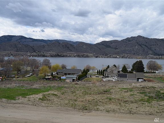 2nd image of 14 Lake Breeze Ln