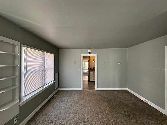 4th image of 607 S Santa Fe Ave