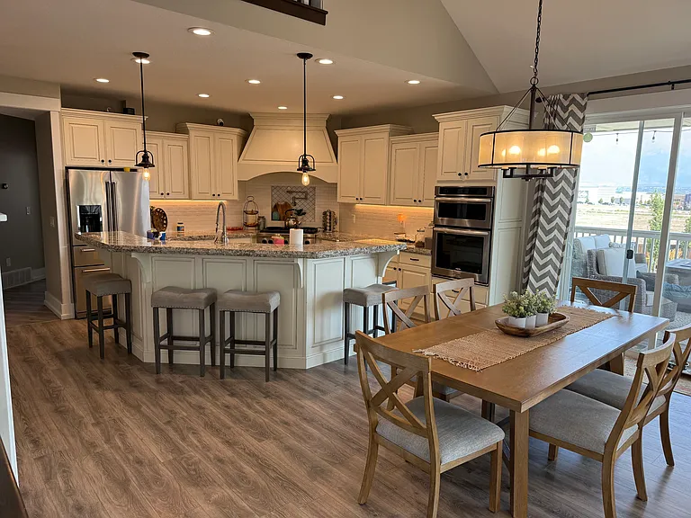 592 N Hills Ct — Photo 30