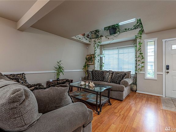 4th image of 9511 10th Avenue Ct E