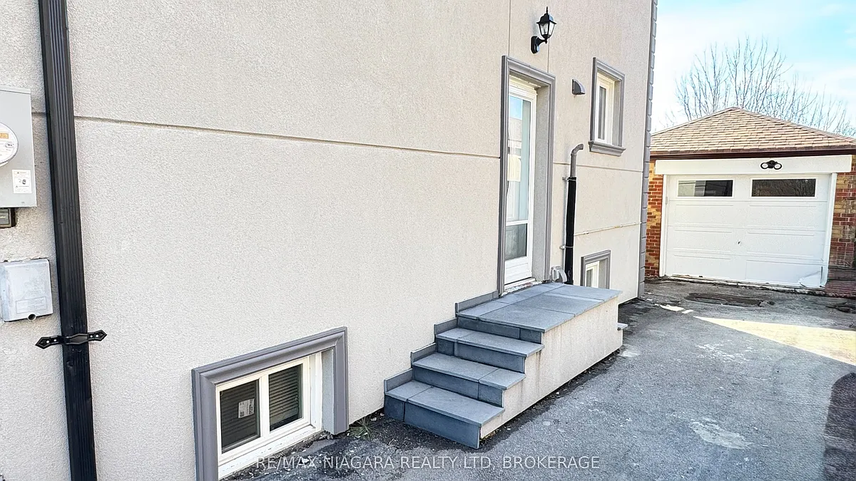 Building Photo - 844A Danforth Rd #LOWER