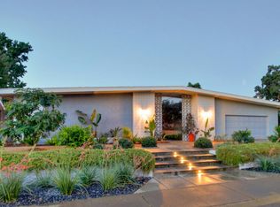 2930 American River Dr, Sacramento, CA 95864
