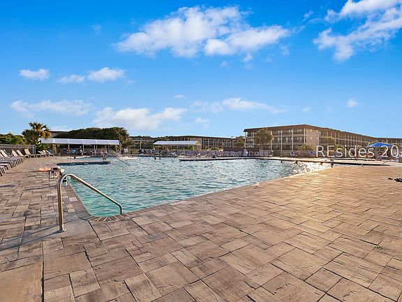 3rd image of 40 Folly Field Rd Unit 104