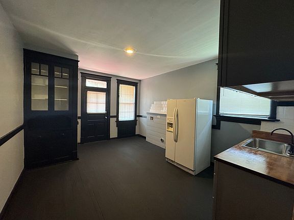 5th image of 4566 Varrelmann Ave #1
