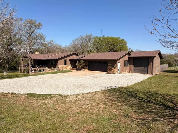 3140 N 15th St, Arkansas City, KS 67005