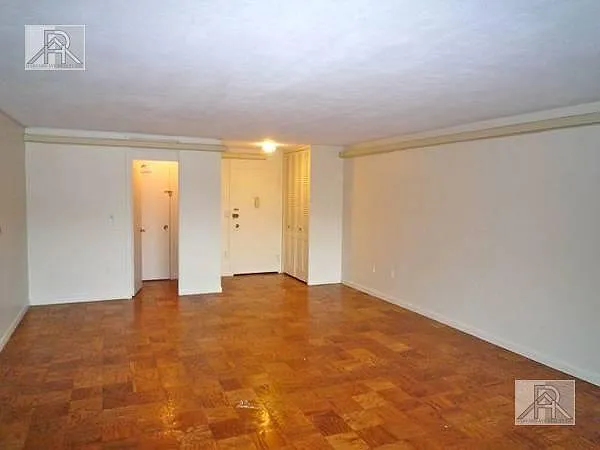 101 Monmouth St #314 — Photo 3