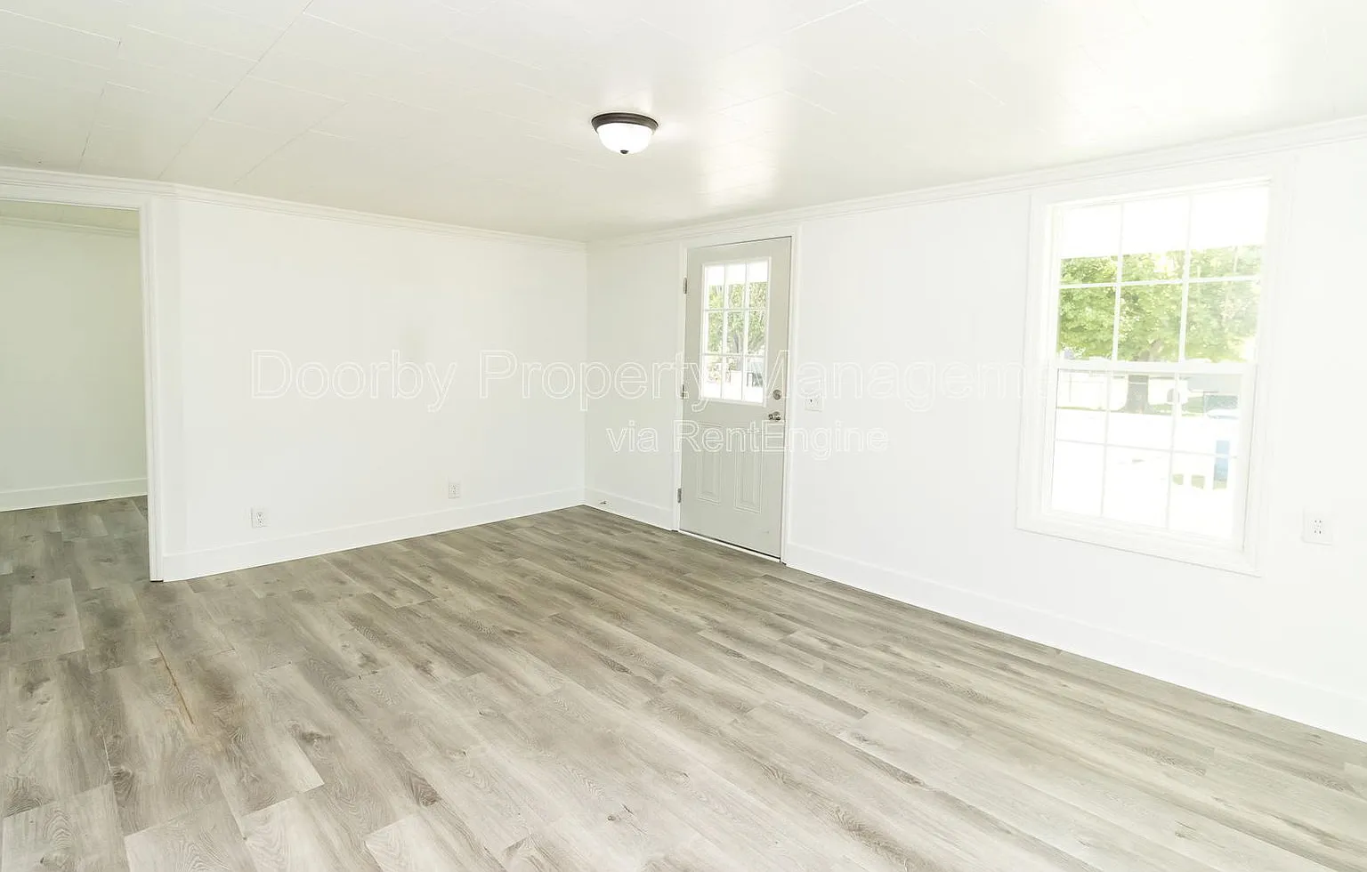 2 bed, 1.0 bath, 900 sqft, $1,295 — Photo 4