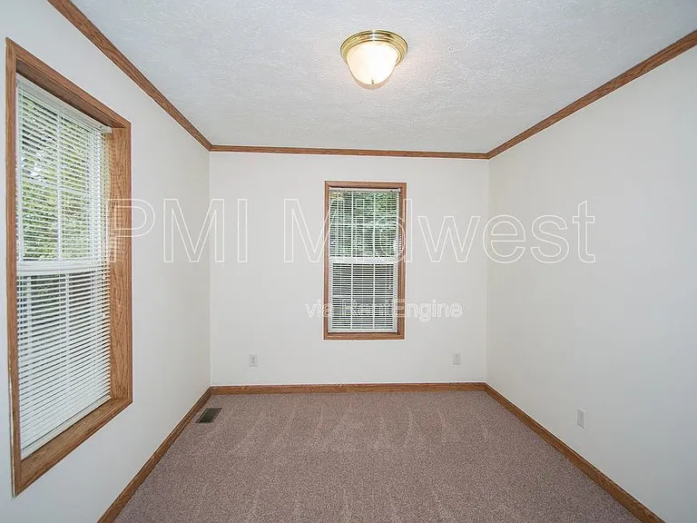 11845 Center St — Photo 19