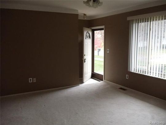 3rd image of 39782 Wales St