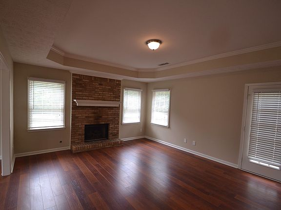 4th image of 1211 Green Turf Dr
