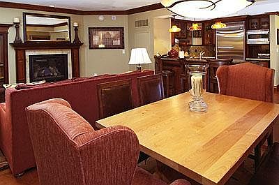 4th image of 100 E Thomas Pl #2052